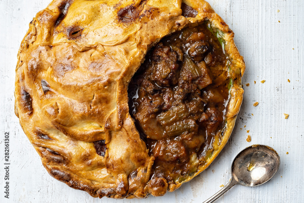 traditional english beef pie