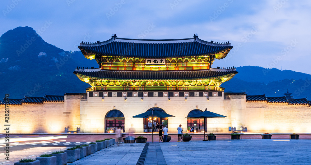 Fototapeta premium ソウル 光化門 ワイド