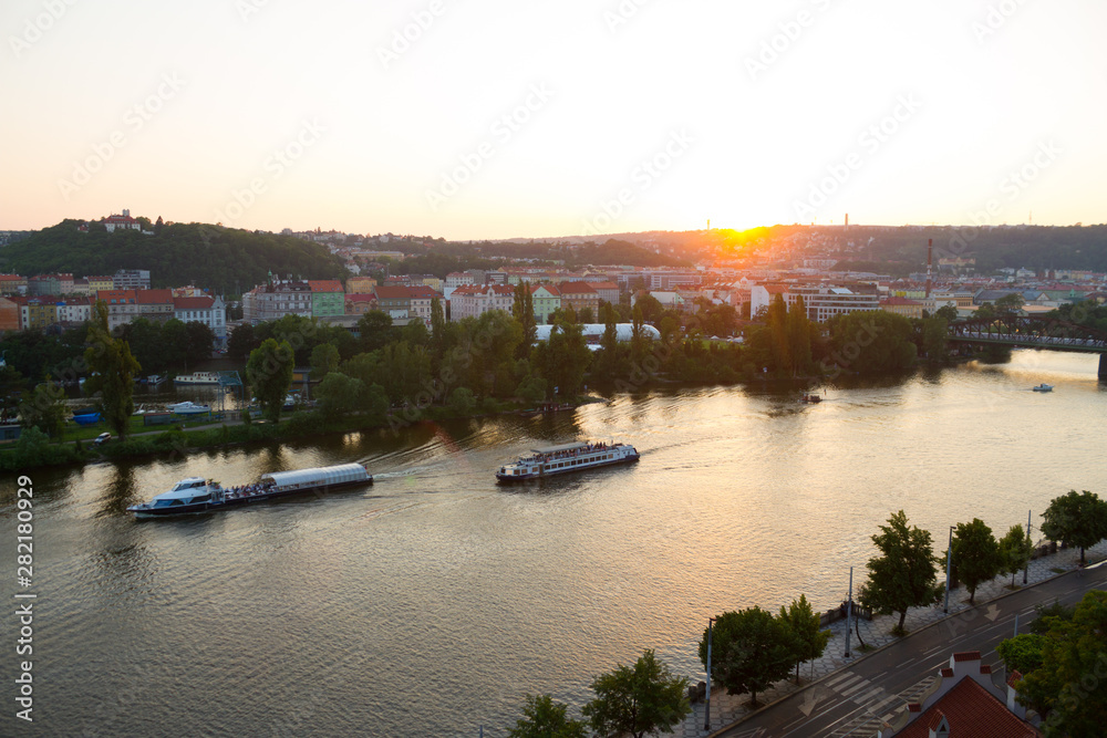 Naklejka premium Sunset in Pague