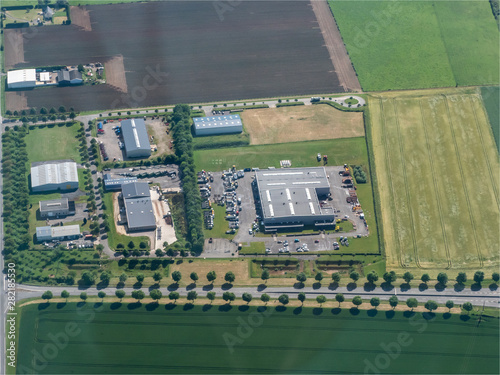 Foto vue aérienne de la zone industrielle d'Abbeville dans la Somme en France