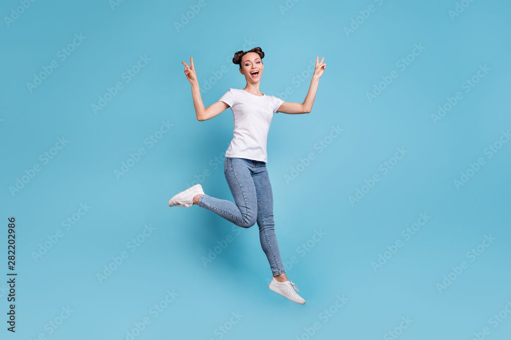 Full size photo of carefree lady show v-sign symbol friends wear white t-shirt jeans denim isolated blue background