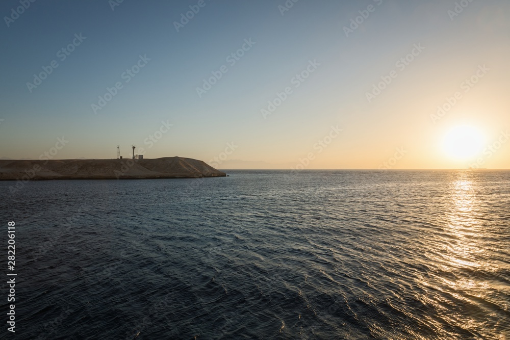 Fototapeta premium land over the horion