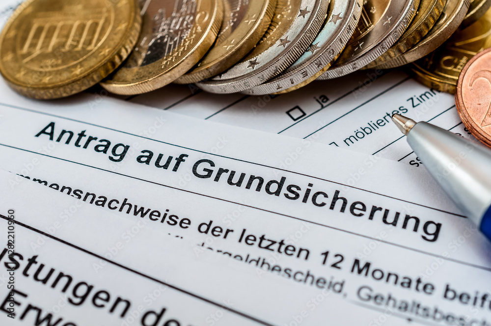 Antrag auf Grundsicherung im Alter Stock Photo Adobe Stock