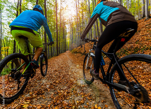 Cycling, mountain biker cou...