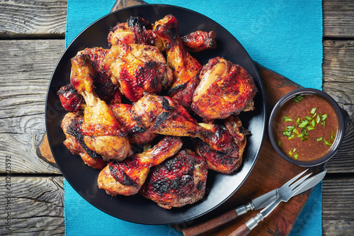 Carta da parati hot Grilled Jamaican Jerk Chicken, close up