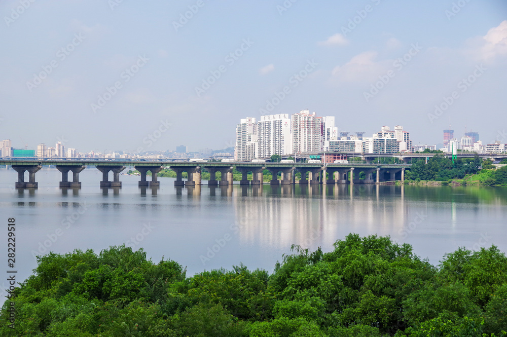 漢江に掛かる蚕室大橋