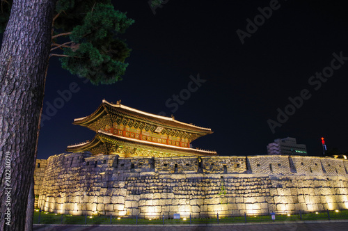 ソウル東大門の夜景 photo