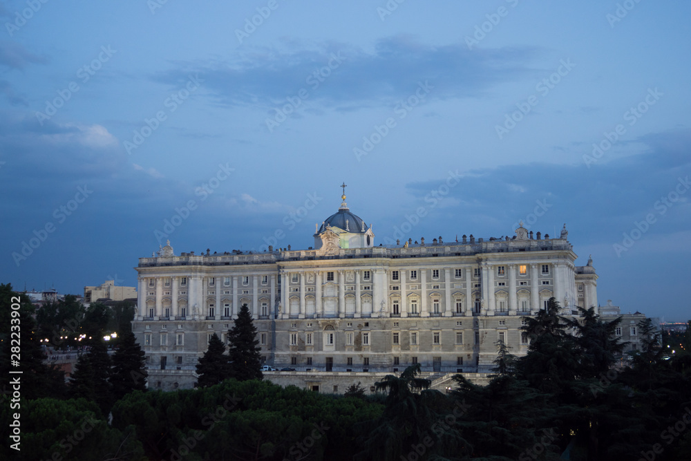 Fachada principal del palacio real de Madrid