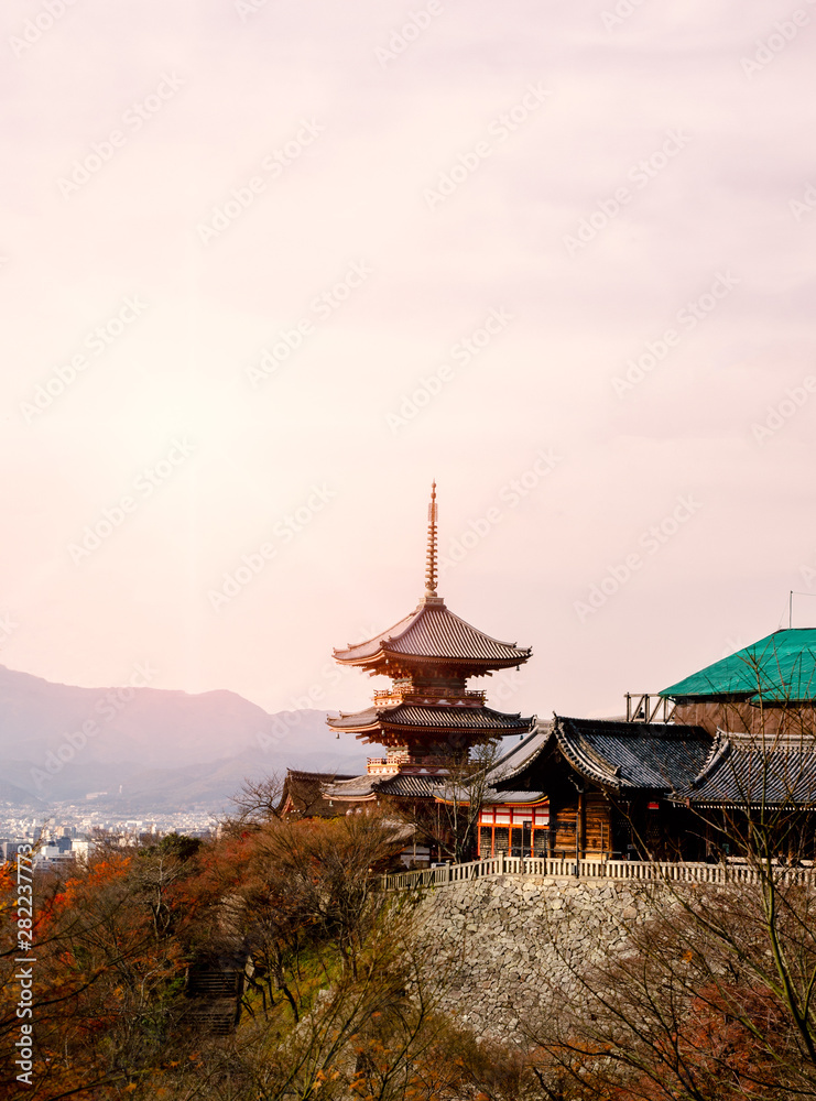 Fototapeta premium Kiyomizu dera at sunset, the most famous ancient Kyoto shrine.