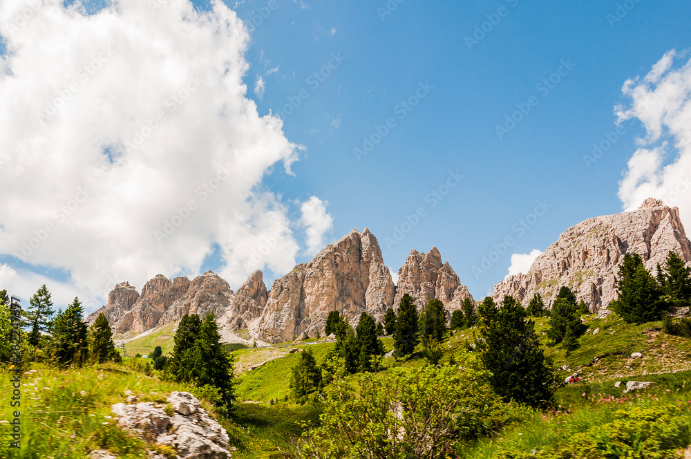 Grödner Joch, Dolomiten, Grosse Cirspitze, Kleine Cirspitze, Berge, Bergbahn, Passstrasse, Südtirol, Sommer, Italien	