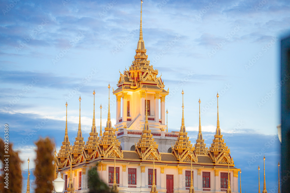 Fototapeta premium thai temple in bangkok thailand