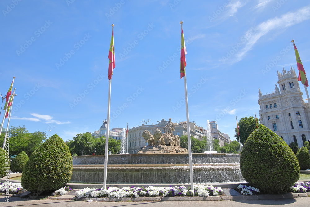 Fototapeta premium Cibeles fountain cityscape Madrid Spain