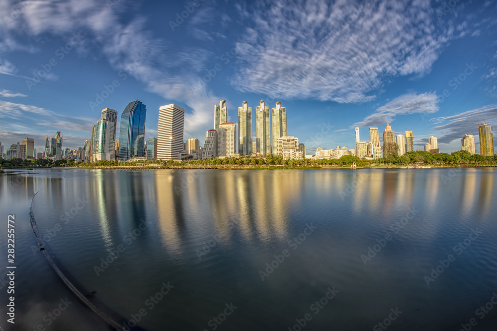 Obraz premium Benchakitti park , green lung of Bangkok , with reflections , Thailand