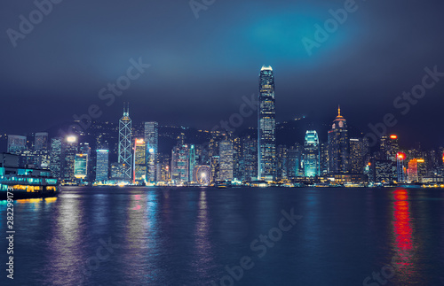 Hong Kong skyline at night © badahos