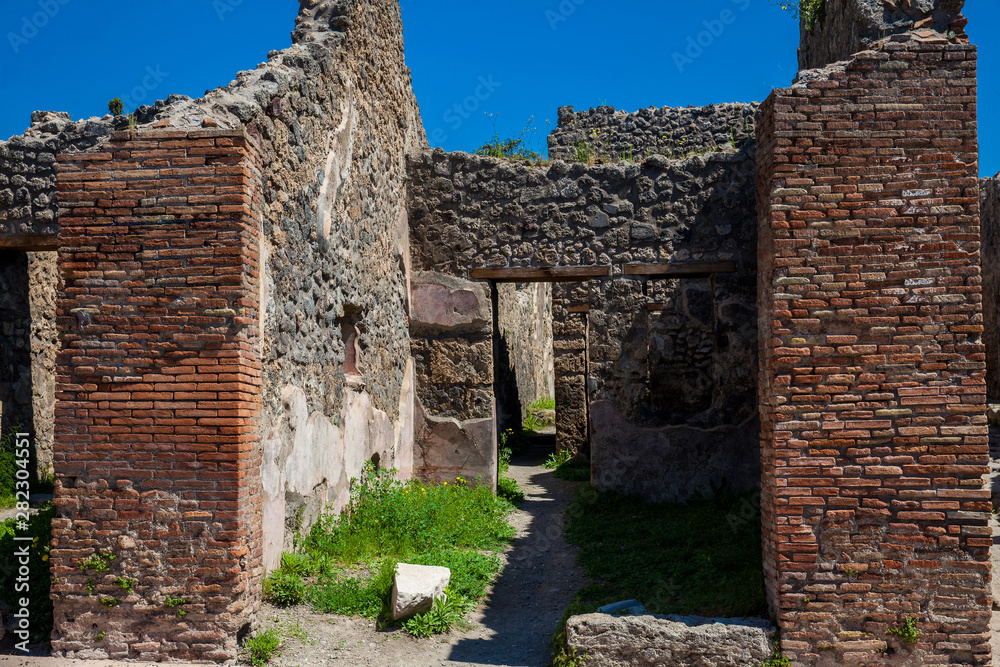Ruins of the houses in the ancient city of Pompeii Ruins of the houses in the ancient city of Pompeii