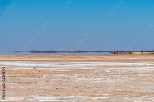 Фотография Lake Maclead dry lake in Western Australia mirage at horizon