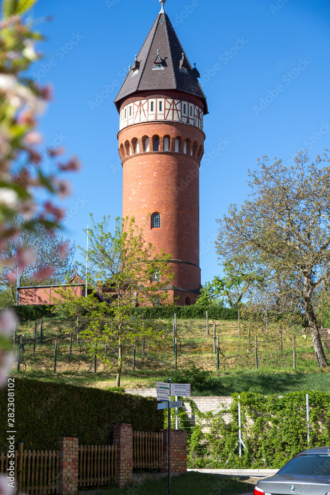 Fototapeta premium Stadtansichten Burg bei Magdeburg mit Wassertzrm