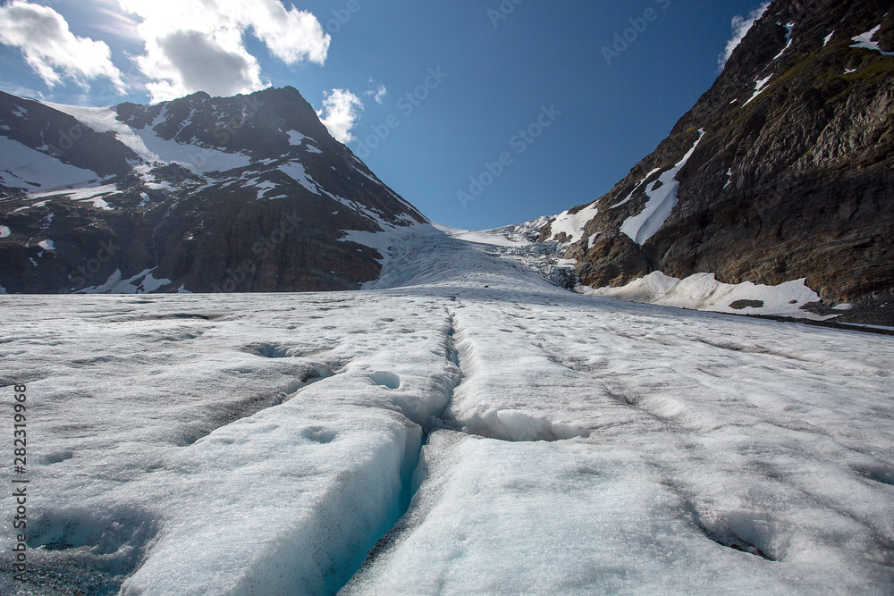 Grietas en un glaciar de Noruega