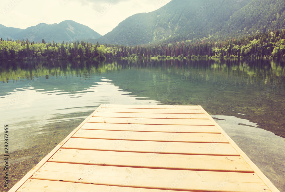 Obraz premium Pier on the lake