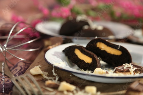 steamed buns filled with cheese and chocolate