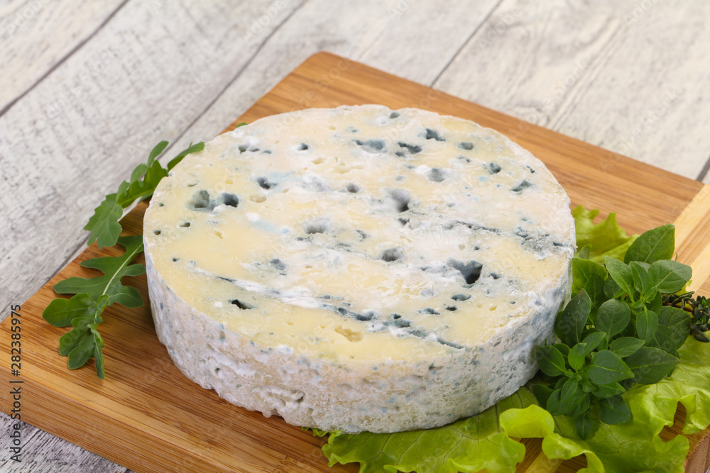Round blue cheese Round blue cheese