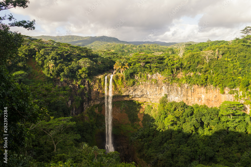 Blick auf den Chamarel Wasserfall, Mauritius