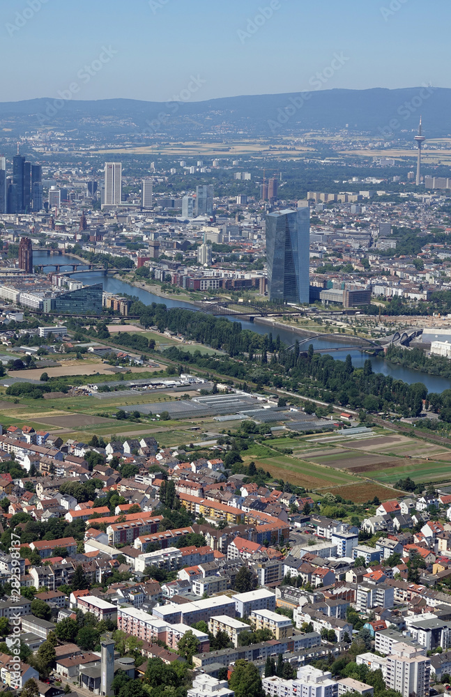 Fototapeta premium Luftbild: Frankfurt