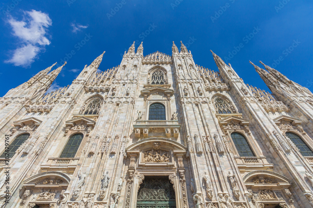 Facciata del Duomo di Milano, Italia