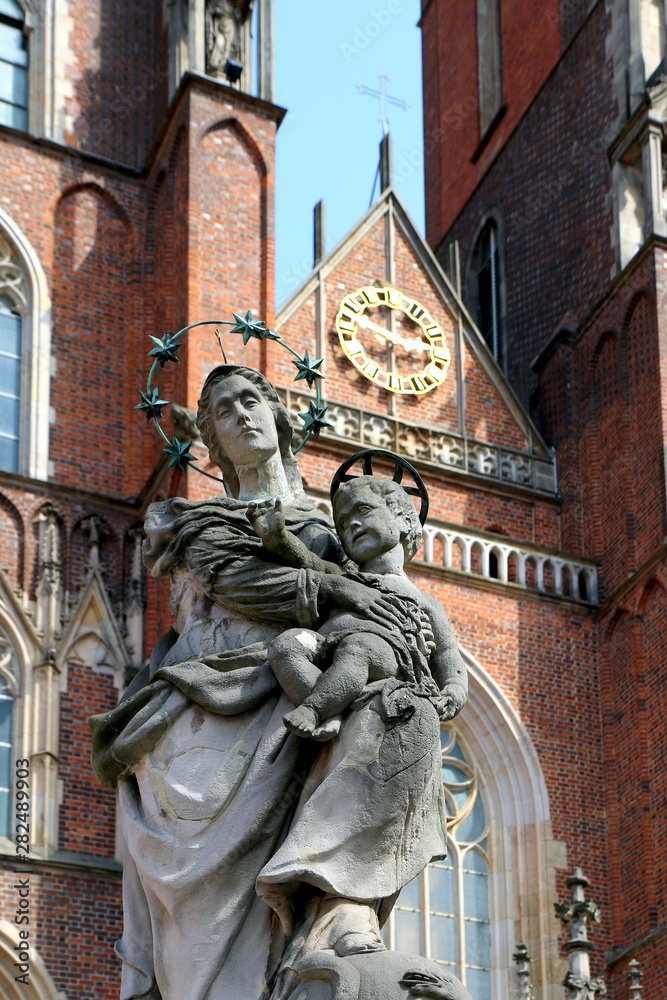 Wroclaw Cathedral, statue of virgin mary and jesus, statue, architecture, sculpture, monument, city, building, church, history, art, old, historic, 