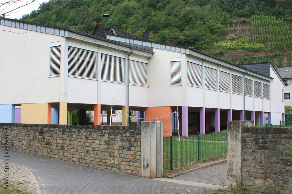 Schule, Schulgebäude