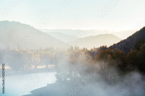 Autumn lake © Galyna Andrushko