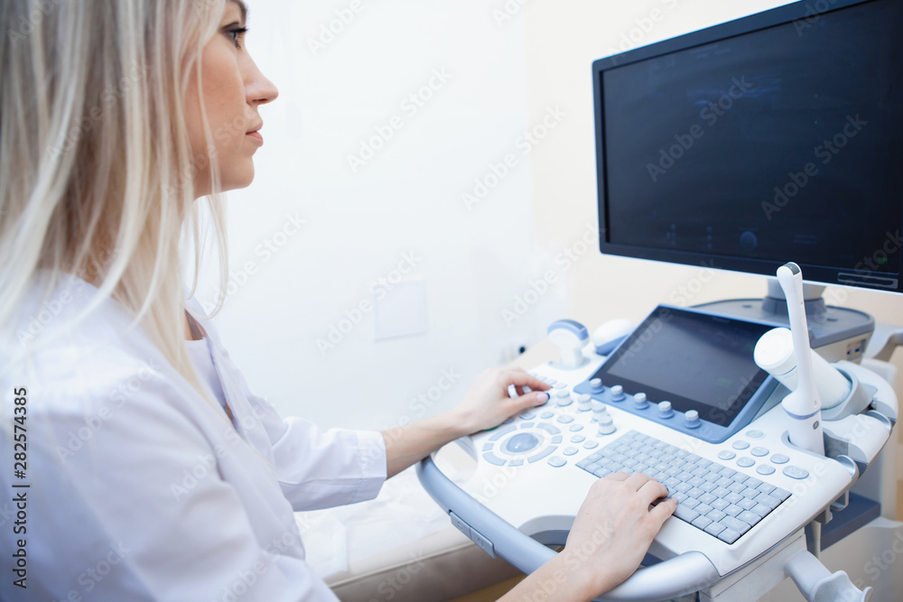 Ultrasound examination in the clinic.