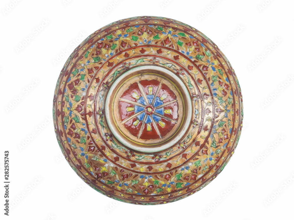 Close-up beautiful flower line art mixed gold on ancient Benjarong (mixed five color) Ceramic Porcelain Bowl Cup, Ayutthaya art 17th Century. isolated on white background. Close-up beautiful flower line art mixed gold on ancient Benjarong (mixed five color) Ceramic Porcelain Bowl Cup, Ayutthaya art 17th Century. isolated on white background.