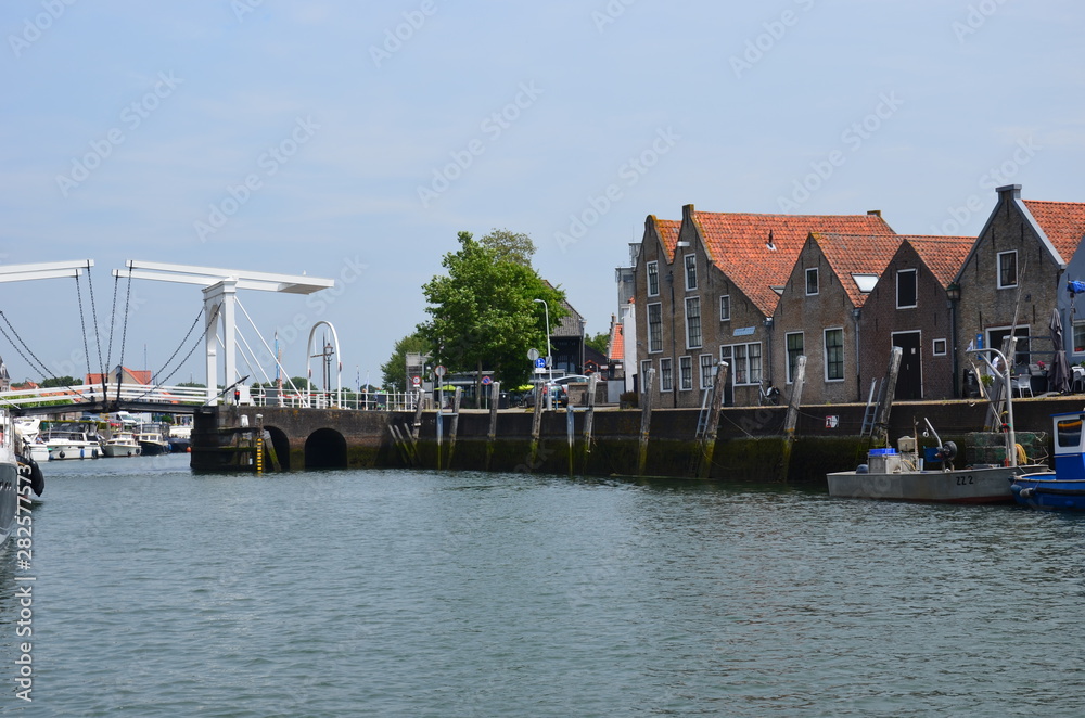 entrée du port de Zierikzee en Zélande Pays-bas entrée du port de Zierikzee en Zélande Pays-bas