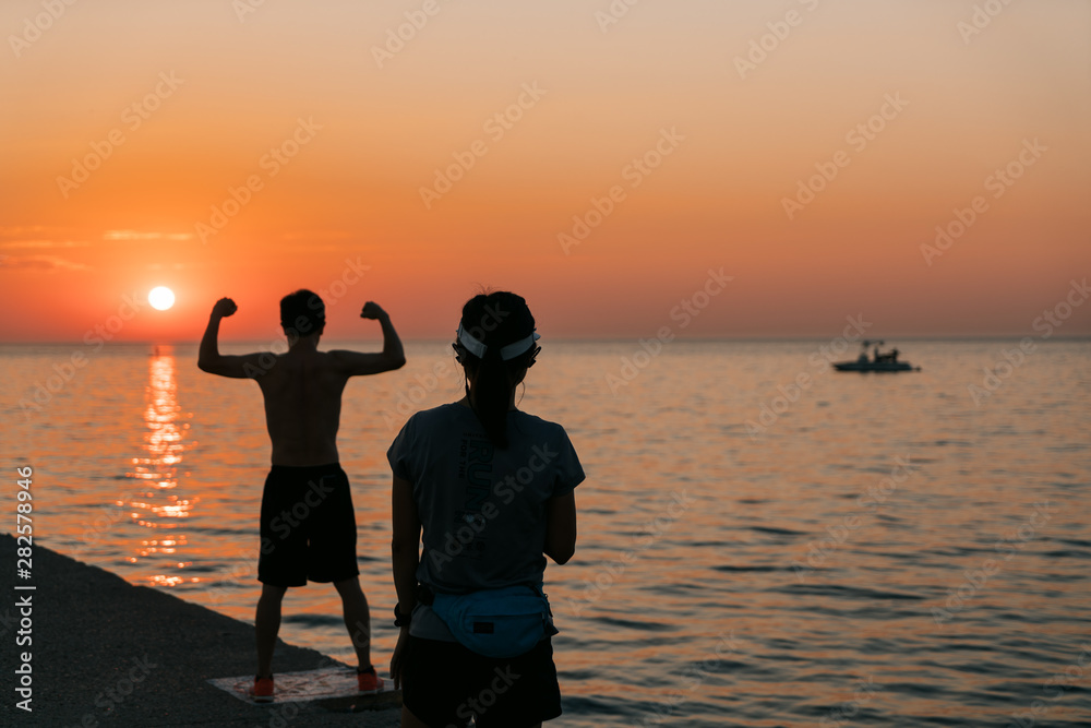 Fototapeta premium Sunrise over Lake Michigan