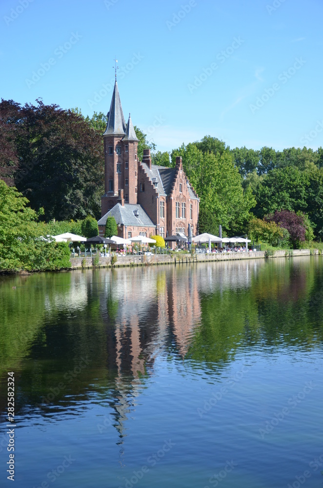 Lac d'Amour Minnewater à Bruges en belgique flamande