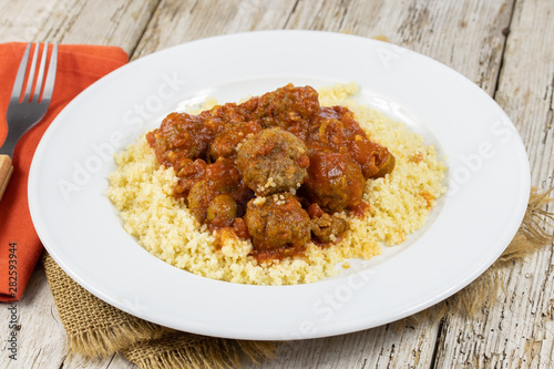 boulettes de viande sauce tomate photo