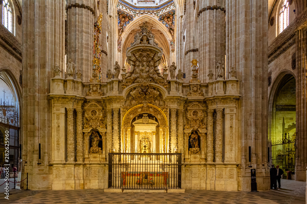 Interior of the new Cathedral of Salamanca
