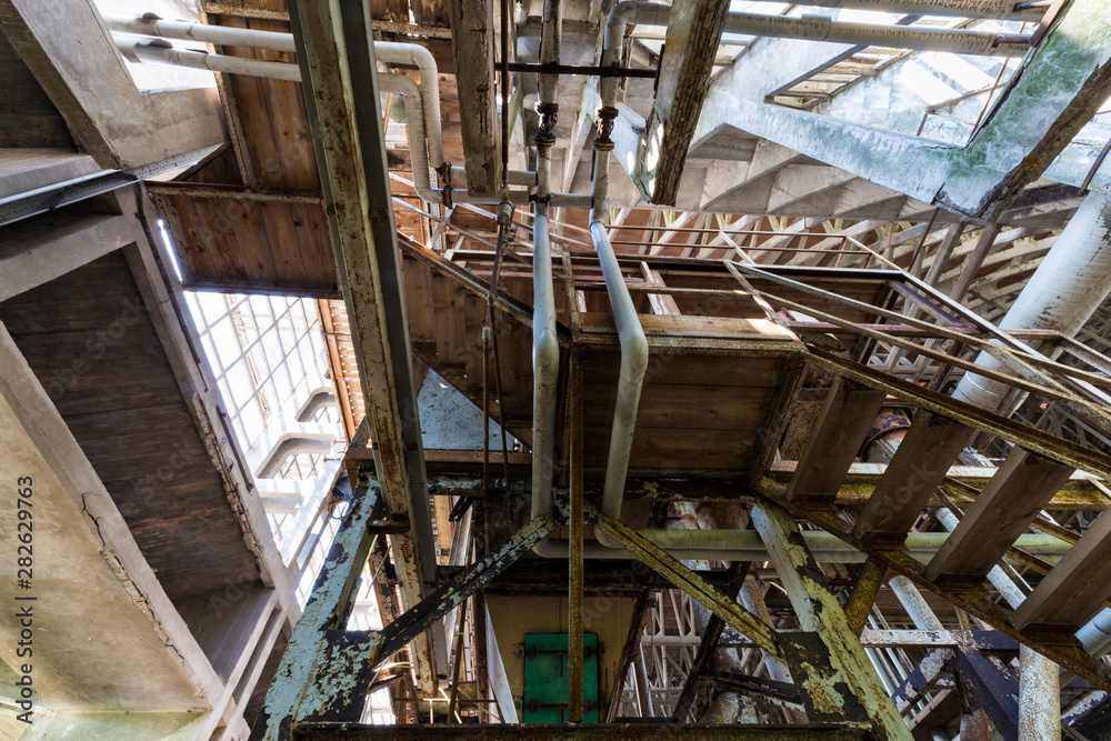Urban exploration in an abandoned superphosphates factory
