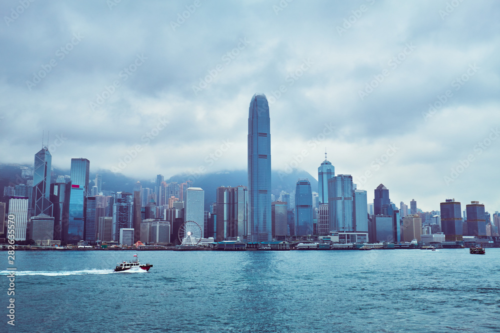 Fototapeta premium Hong Kong skyline and Victoria Harbor