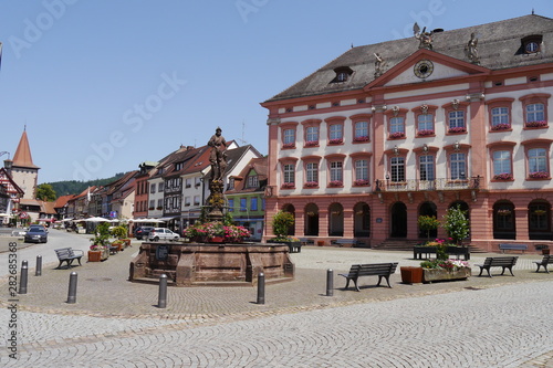 Marktplatz Gengenbach mit Rathaus und Marktbrunnen
