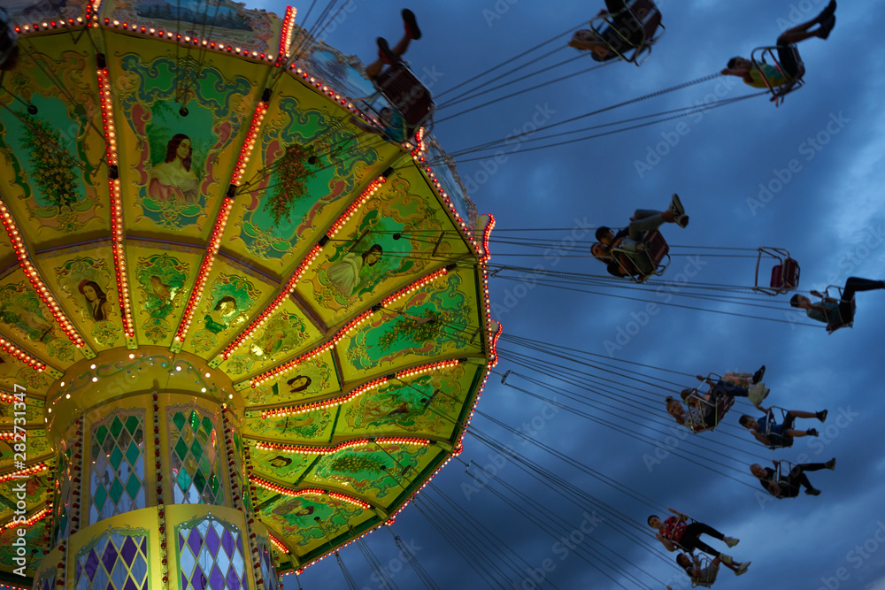 Karussell Kettenkarussell Amusement