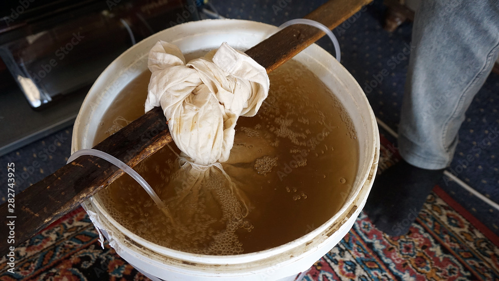 organic liquid fertilizer, worm tea fertilizer, worm soil and liquid fertilizer,
