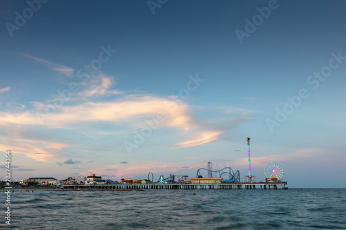 Amusement park on the pier © DesignFlip