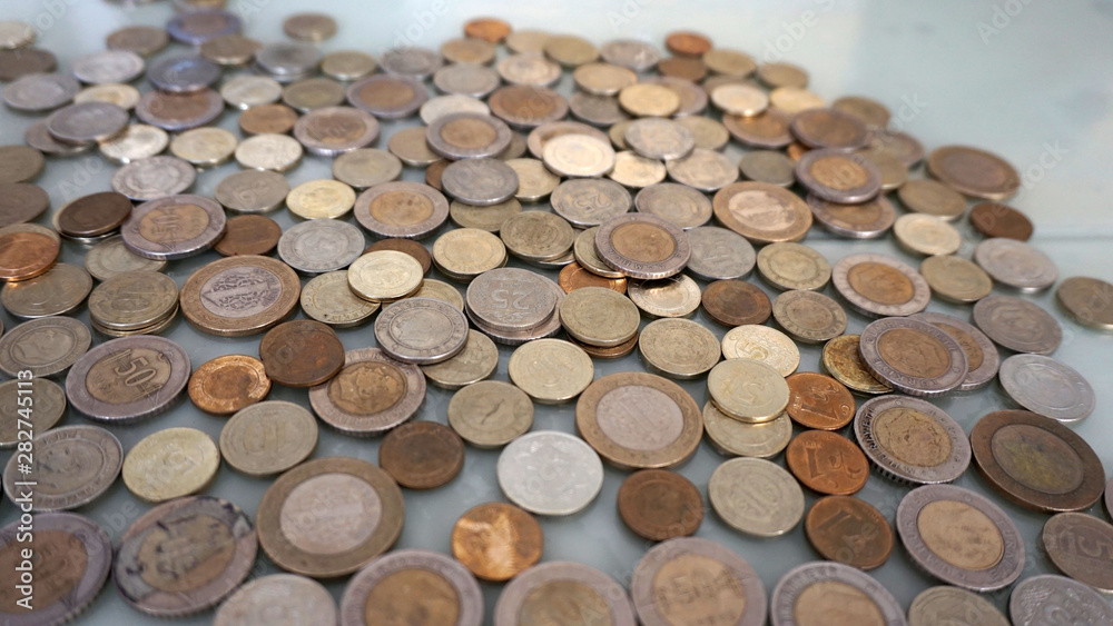 coin counting, counting the metal Turkish lira coin counting, counting the metal Turkish lira