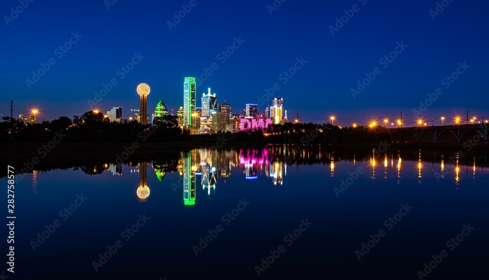 Fototapeta premium singapore skyline at night