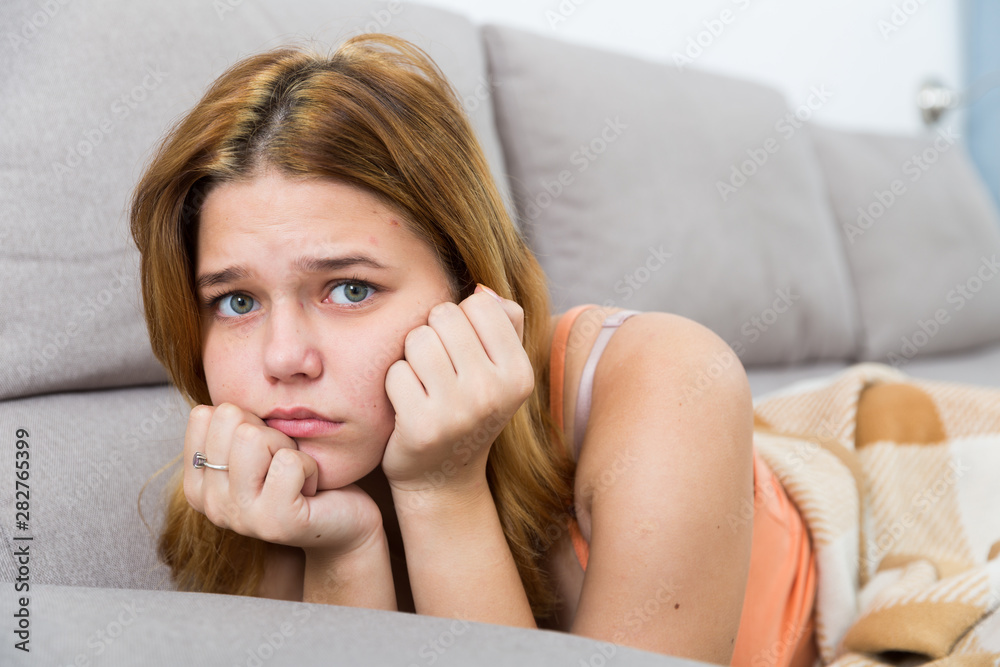 Obraz premium Portrait of woman sad and thinking