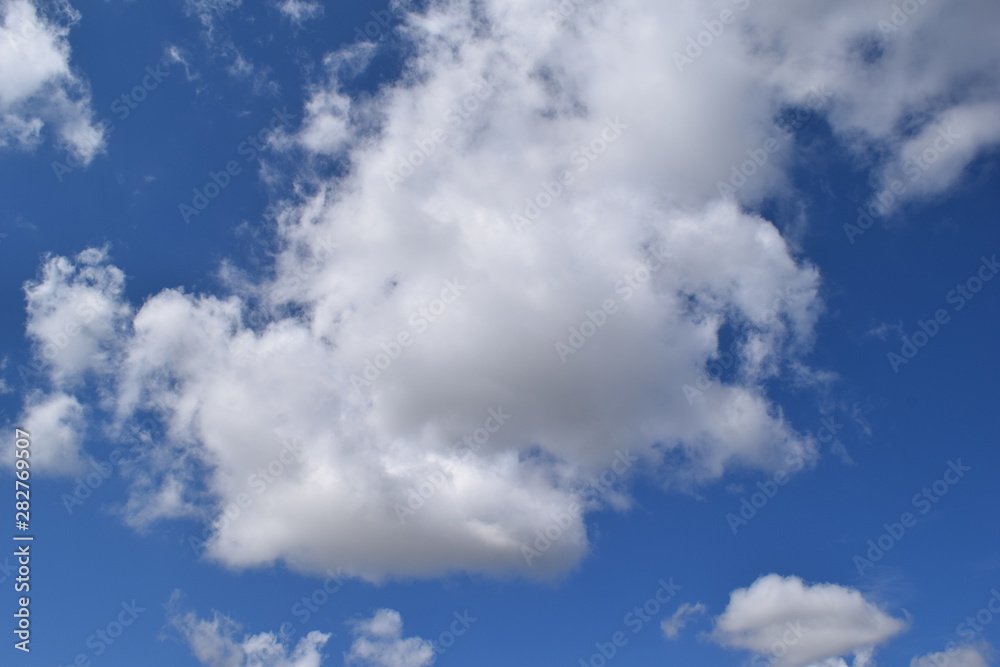 雲と青空 背景素材 雲と青空 背景素材