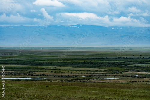 Background image of a mountain landscape. Russia, Siberia, Altai © Сергей Щепанкевич