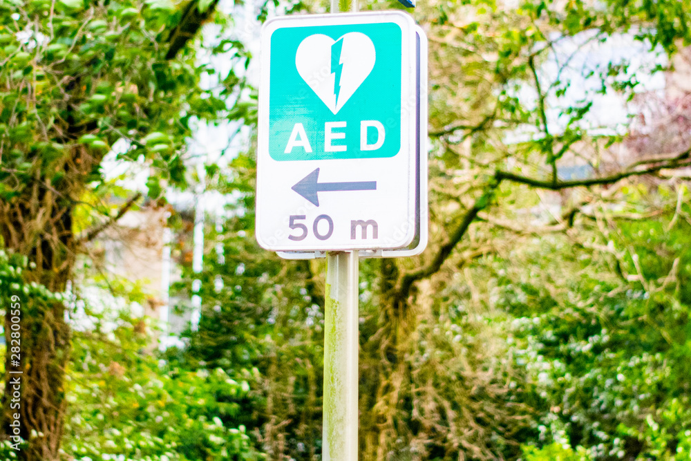 Dutch road sign aed on the left